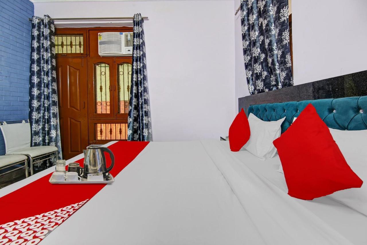 Oyo Galaxy Plaza Hotel Ghaziabad Buitenkant foto