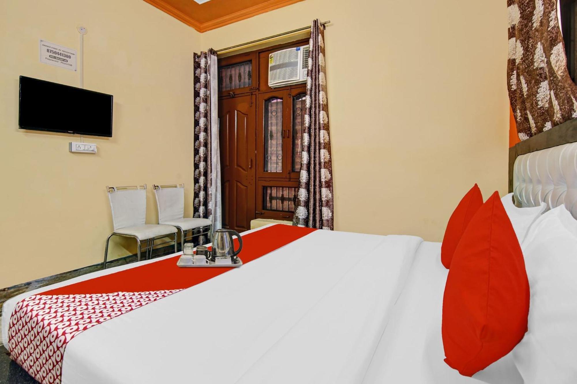 Oyo Galaxy Plaza Hotel Ghaziabad Buitenkant foto